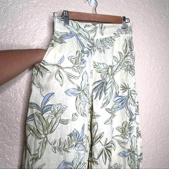 🩷Tahari Womens 100% linen flare pants coastal floral print Small beige color - Picture 4 of 6
